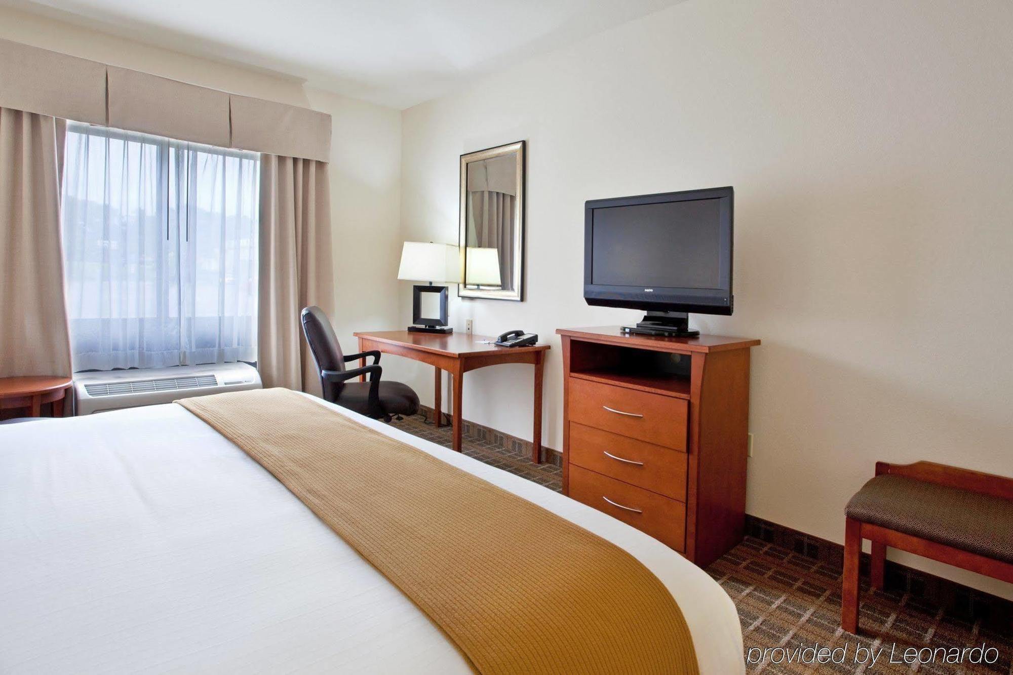 Holiday Inn Express & Suites - Hardeeville-Hilton Head By Ihg Exterior photo